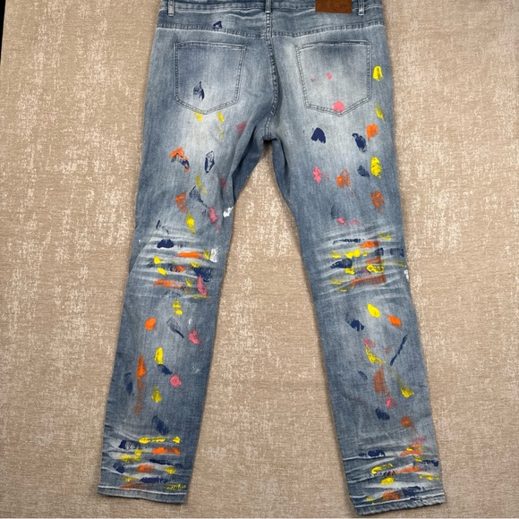WAIMEA Stylish Distressed Blue Jeans with Colorful Accents - Picture 9 of 11